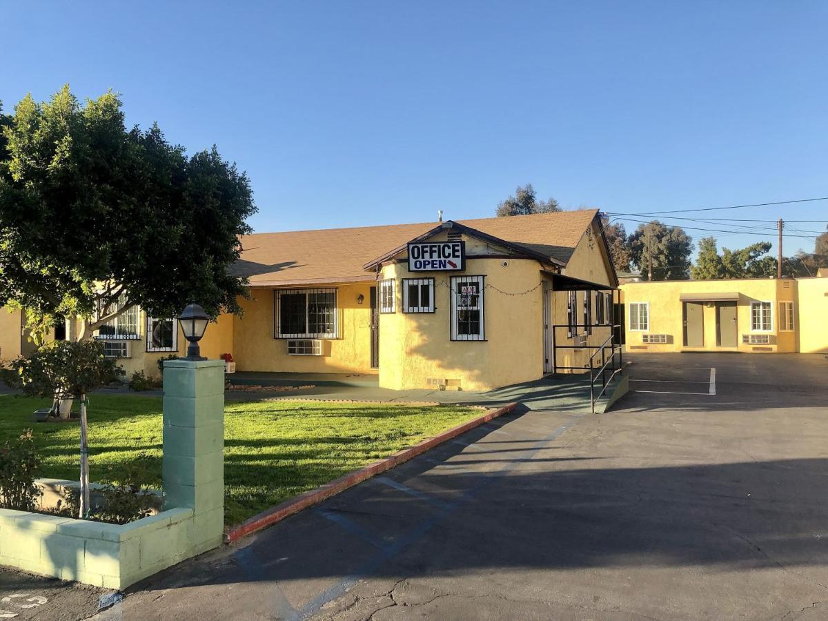 Deluxe Hotel Pomona
