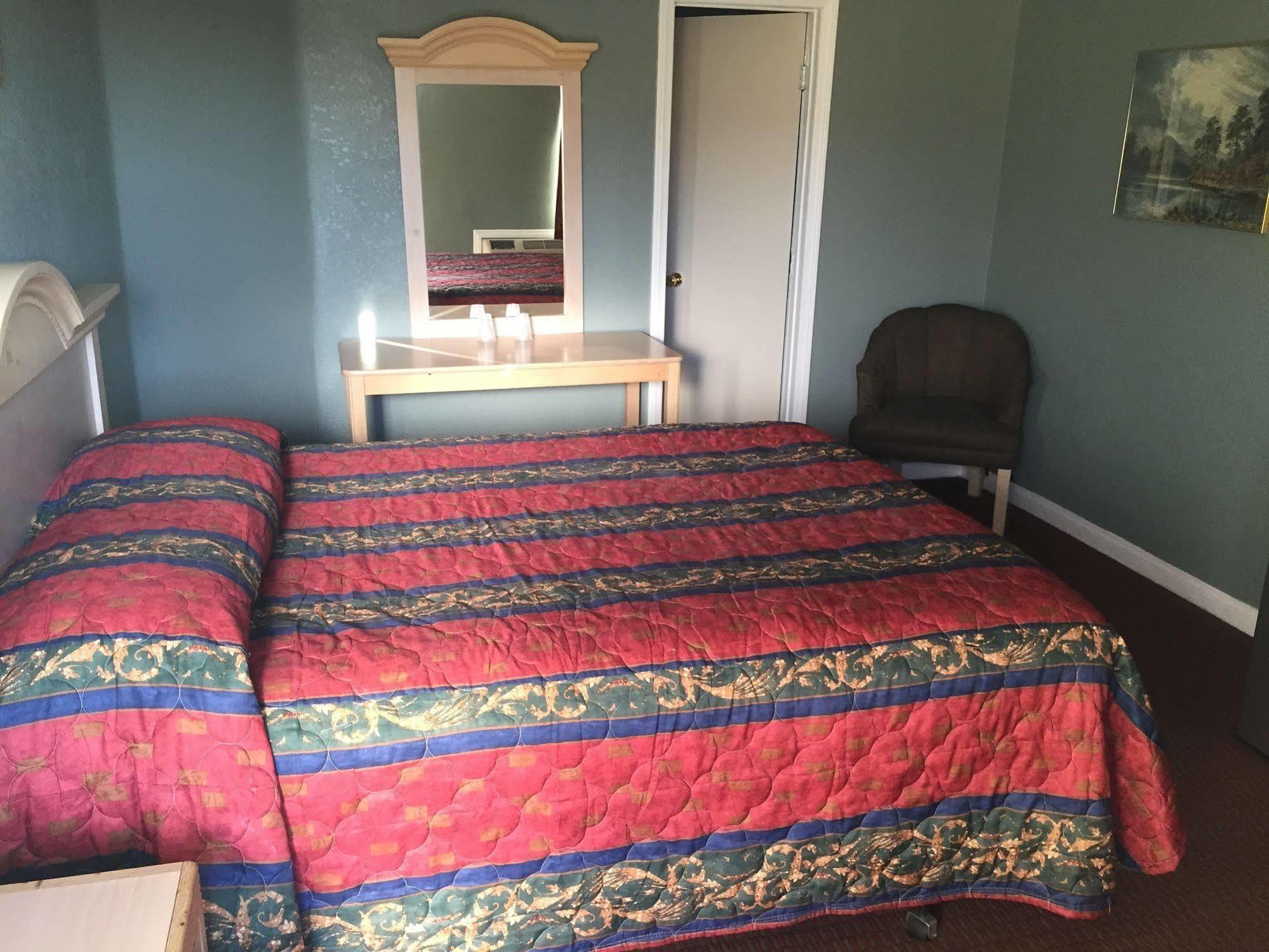 Hotel Deluxe Pomona